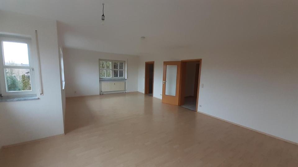 Etagenwohnung Rotthalmünster - 3 Zimmer, 101 m&sup2;, 820&euro; | Angebot:24893410