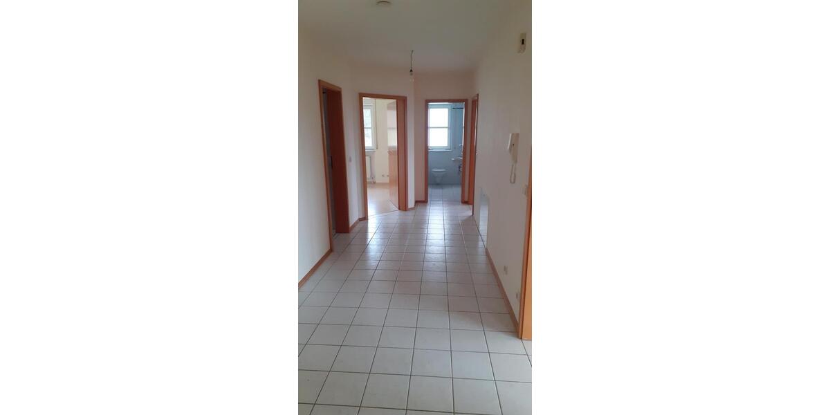 Etagenwohnung Rotthalmünster - 3 Zimmer, 101 m&sup2;, 820&euro; | Angebot:24893410