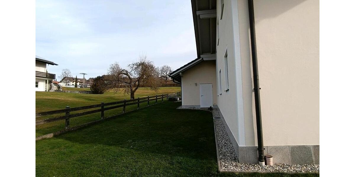 Einfamilienhaus Neukirchen vorm Wald - 3 Zimmer, 100 m&sup2;, 980&euro; | Angebot:27617097