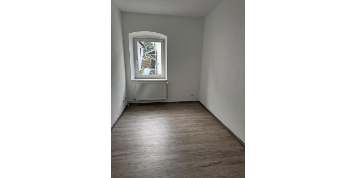 Erdgeschoßwohnung Schöllnach - 3 Zimmer, 67 m&sup2;, 850&euro; | Angebot:25866704