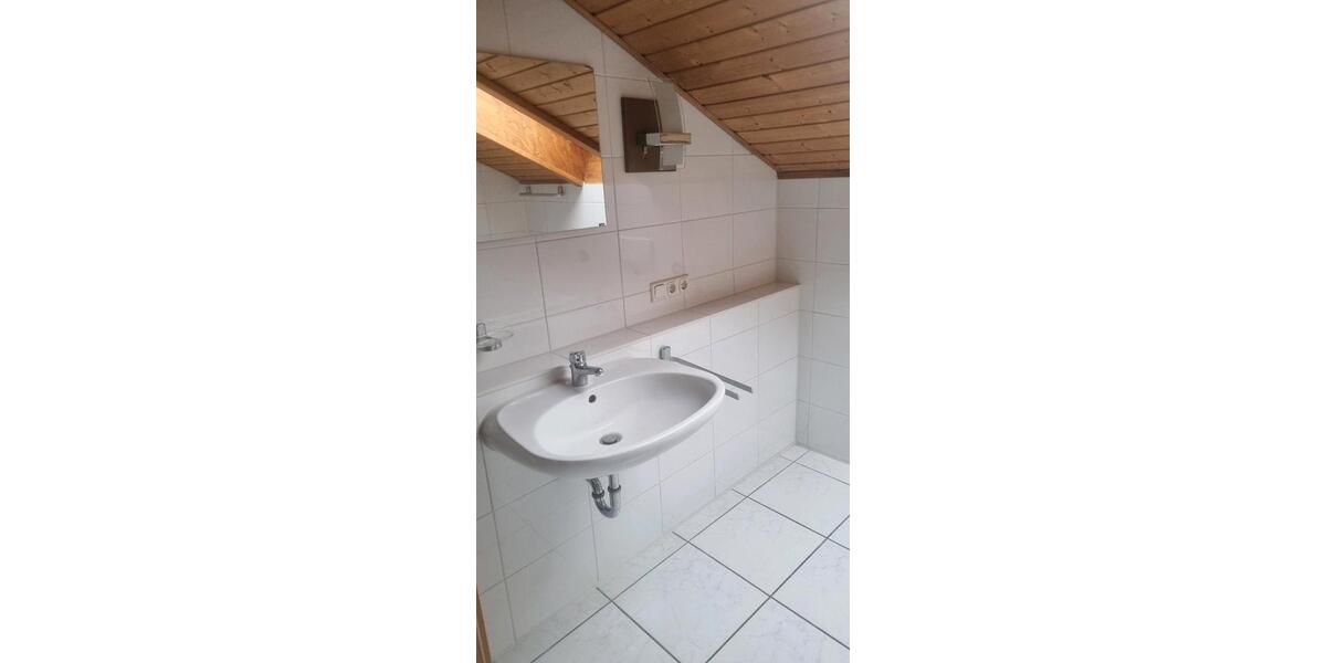 Dachgeschoßwohnung Egglham - 3 Zimmer, 100 m&sup2;, 750&euro; | Angebot:20334806