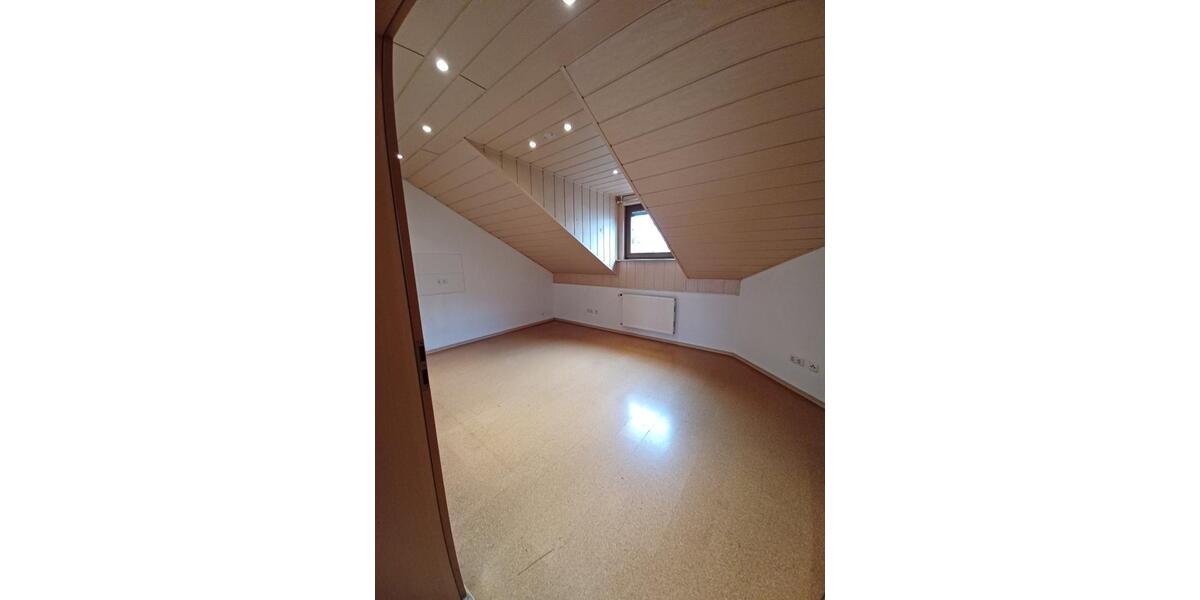 Etagenwohnung Passau Auerbach - 3 Zimmer, 110 m&sup2;, 935&euro; | Angebot:25046051