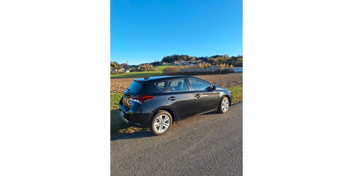 Toyota Auris 69.900 km 11.799 &euro; Hauzenberg 94051