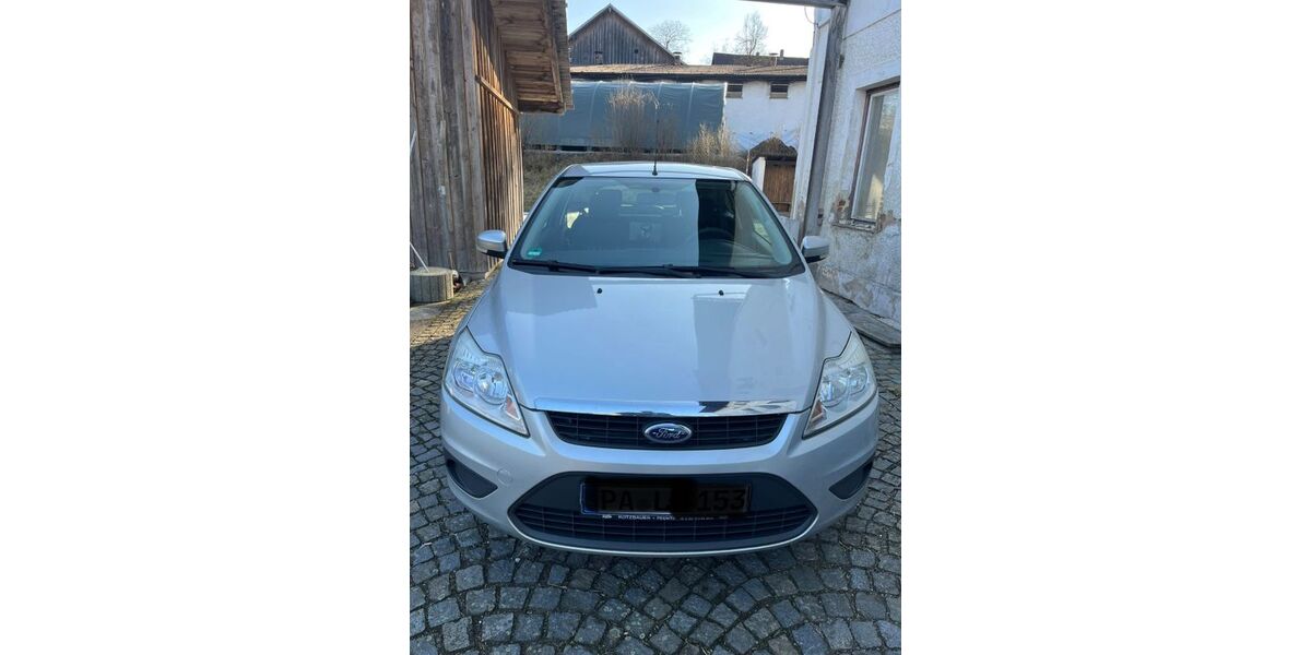 Ford Focus 188.000 km 2.350 &euro; Tiefenbach 94113