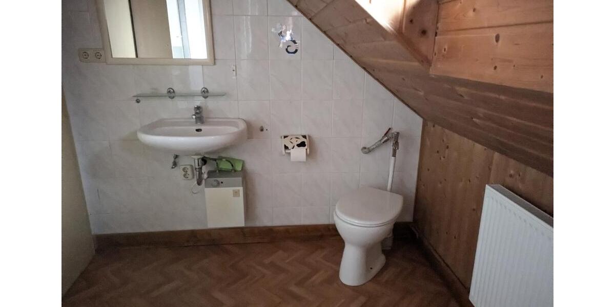 Dachgeschoßwohnung Vilshofen an der Donau - 3.5 Zimmer, 78 m&sup2;, 700&euro; | Angebot:23830203