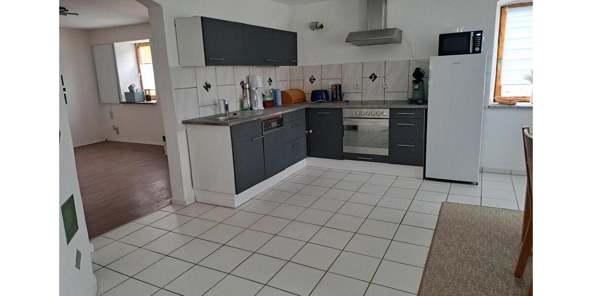 Etagenwohnung Außernzell - 7 Zimmer, 140 m&sup2;, 140&euro; | Angebot:25082310