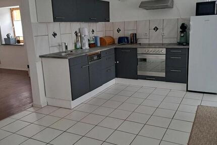 Wohnung Außernzell - 7 Zimmer, 140 m&sup2;, 140&euro; | Angebot:25082310