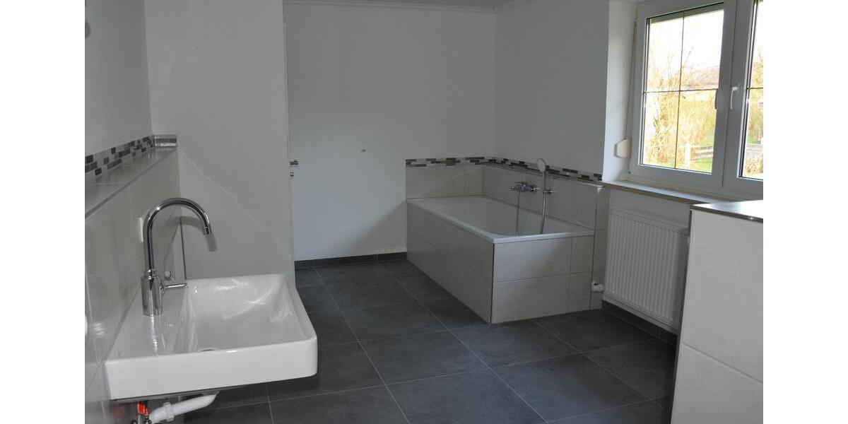 Bungalow Tettenweis - 5 Zimmer, 131 m&sup2;, 1.285&euro; | Angebot:26026451