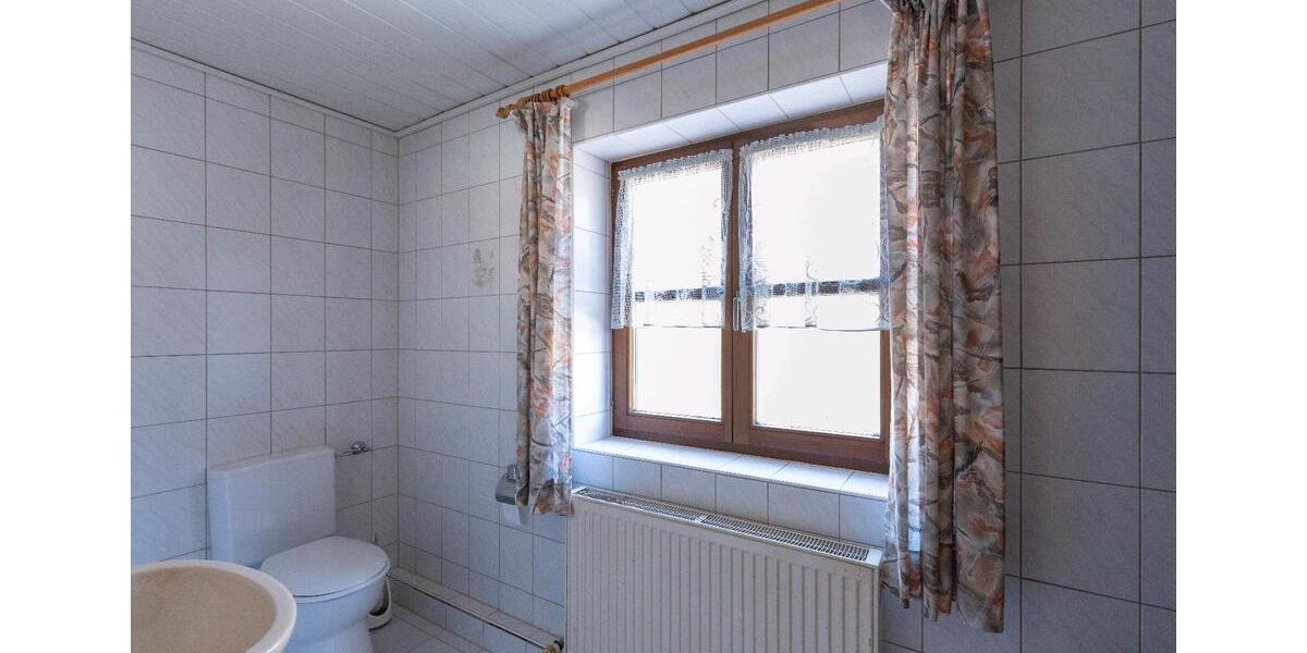 Mehrfamilienhaus, Wohnhaus Hutthurm - 12 Zimmer, 240 m&sup2;, 359.000&euro; | Angebot:26061868