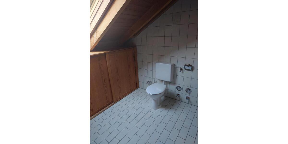Etagenwohnung Bayerbach - 4 Zimmer, 140 m&sup2;, 1.088&euro; | Angebot:26021051