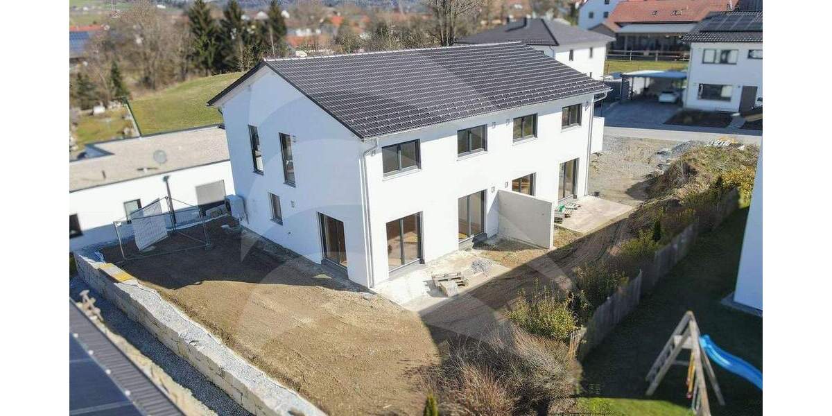 Doppelhaushälfte Aicha vorm Wald Frauenholz - 4 Zimmer, 131 m&sup2;, 499.900&euro; | Angebot:25678450