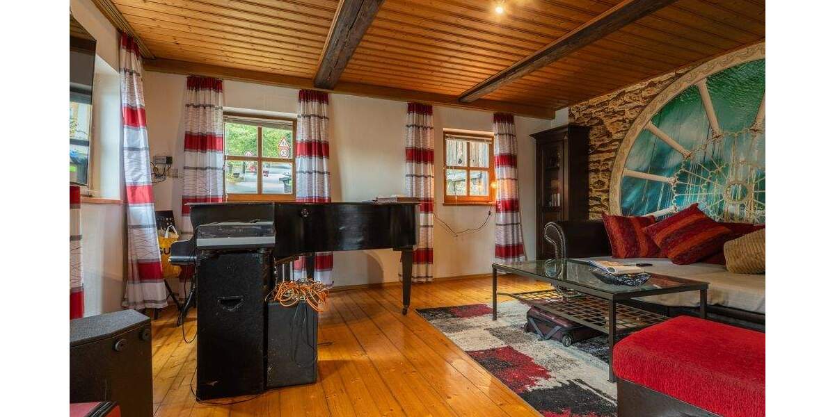 Einfamilienhaus Ortenburg - 6 Zimmer, 180 m&sup2;, 285.000&euro; | Angebot:25708679