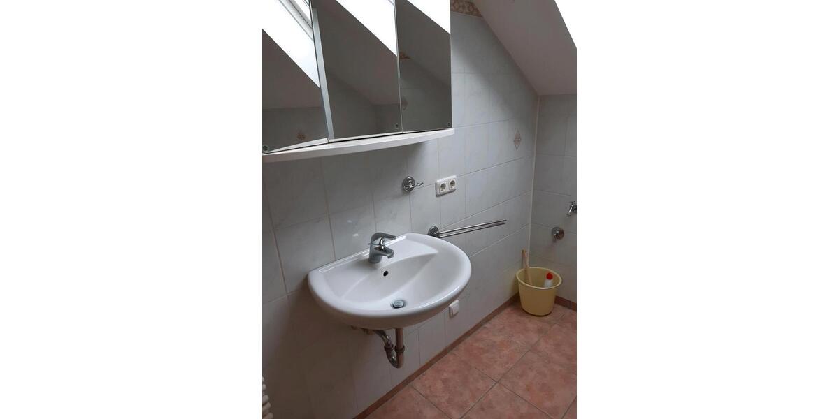 Dachgeschoßwohnung Haarbach - 1.5 Zimmer, 40 m&sup2;, 375&euro; | Angebot:25975885