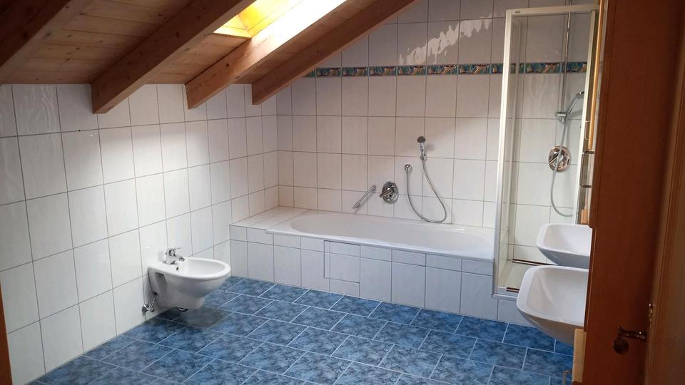 Dachgeschoßwohnung Passau Maierhof - 8 Zimmer, 150 m&sup2;, 1.650&euro; | Angebot:27624257