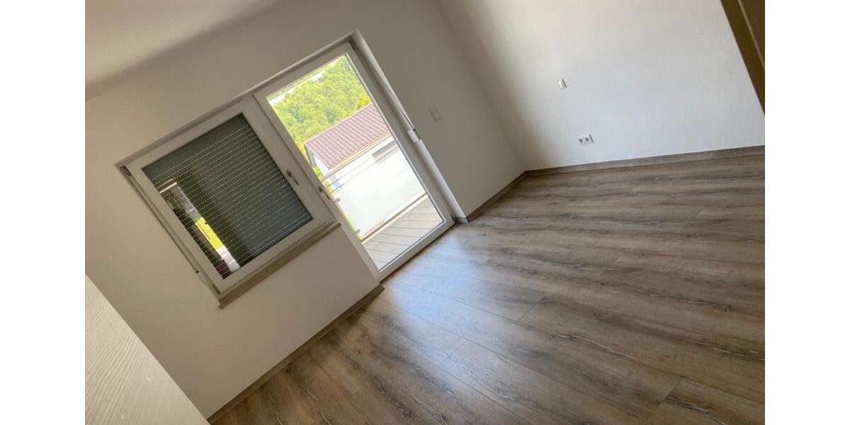 Terrassenwohnung Hauzenberg - 3 Zimmer, 130 m&sup2;, 900&euro; | Angebot:27616408