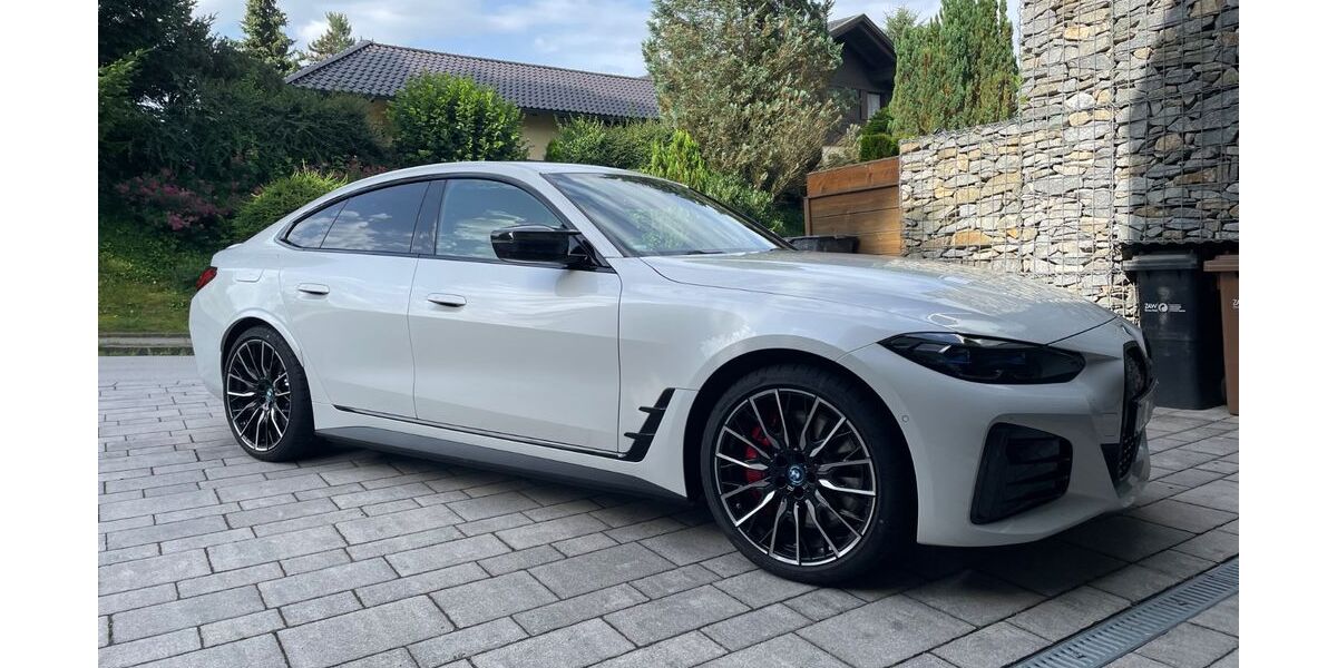 BMW i4 12.750 km 52.900 &euro; Aicha vorm Wald 94529