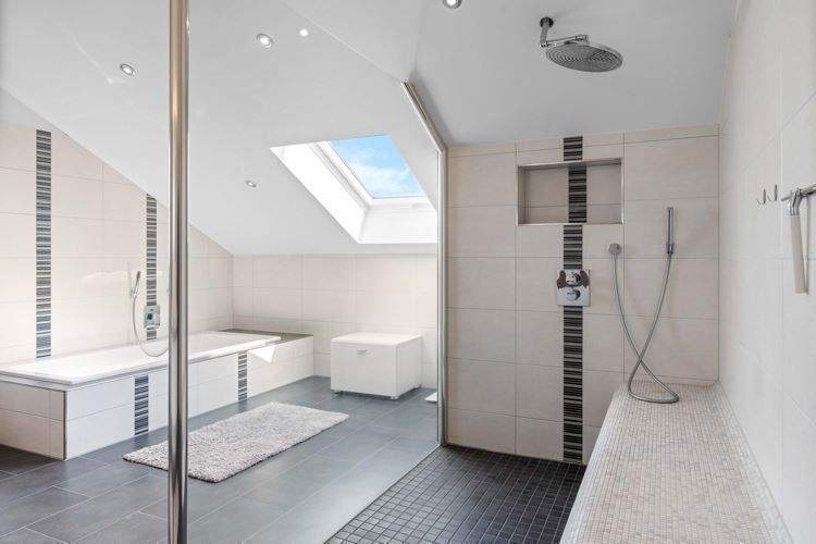 Mehrfamilienhaus, Wohnhaus Künzing Forsthart - 7 Zimmer, 343 m&sup2;, 945.000&euro; | Angebot:25679593