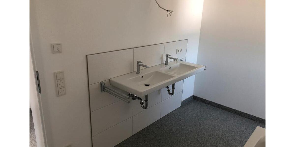 Doppelhaushälfte Tiefenbach - 4 Zimmer, 130 m&sup2;, 1.380&euro; | Angebot:26533082