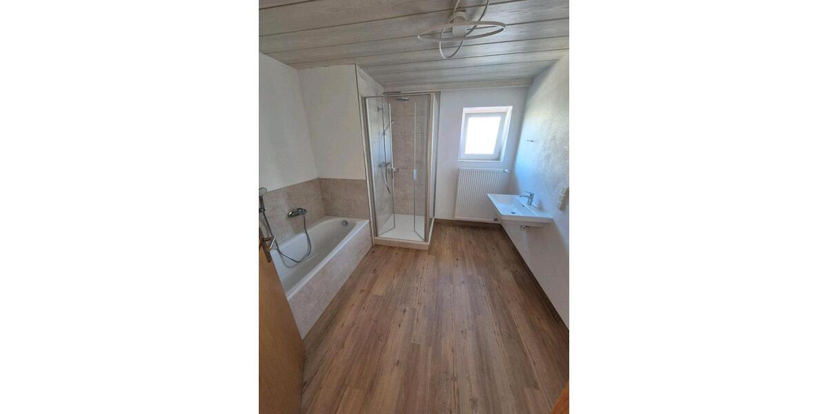 Erdgeschoßwohnung Bad Griesbach im Rottal - 3 Zimmer, 130 m&sup2;, 1.150&euro; | Angebot:25992265