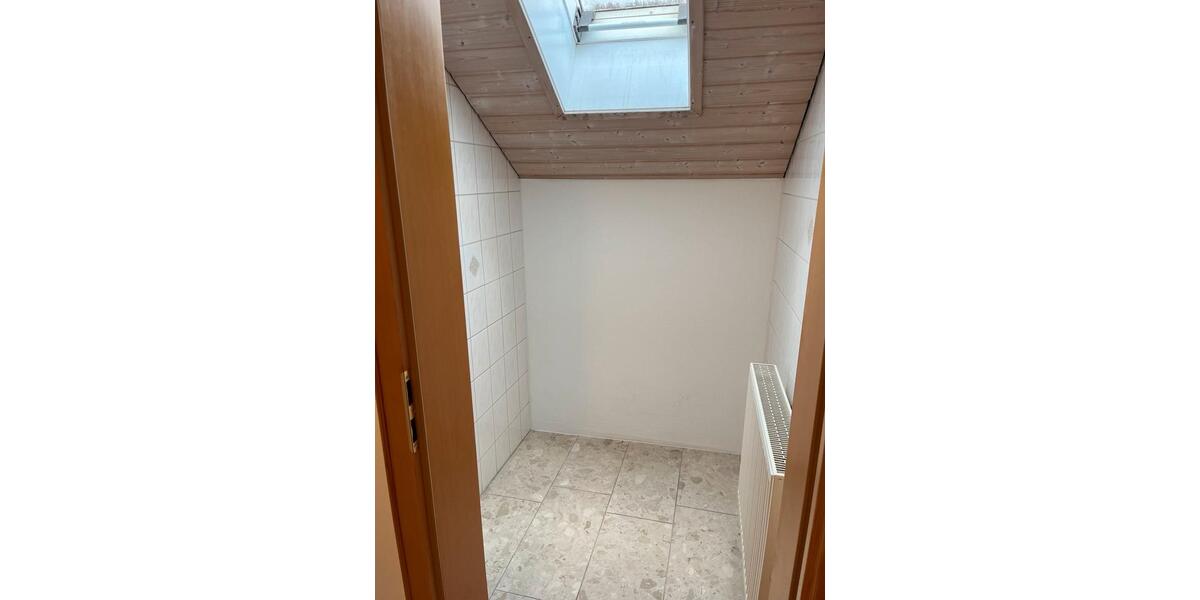 Dachgeschoßwohnung Vilshofen an der Donau - 3 Zimmer, 82 m&sup2;, 738&euro; | Angebot:25524337