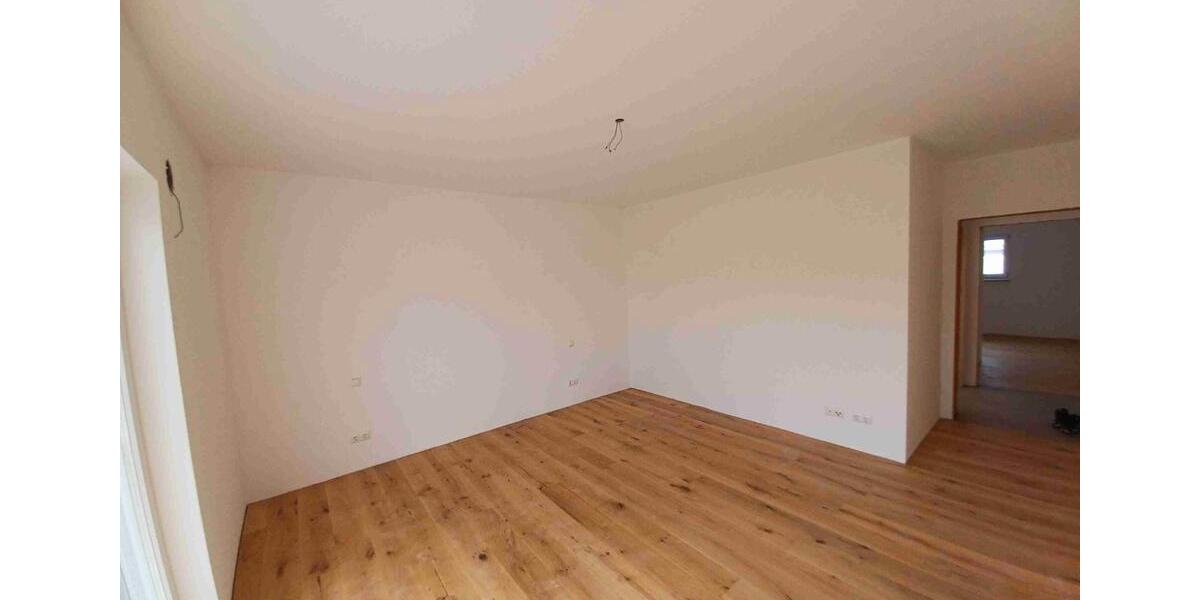 Etagenwohnung Vilshofen an der Donau - 4 Zimmer, 120 m&sup2;, 990&euro; | Angebot:25977251