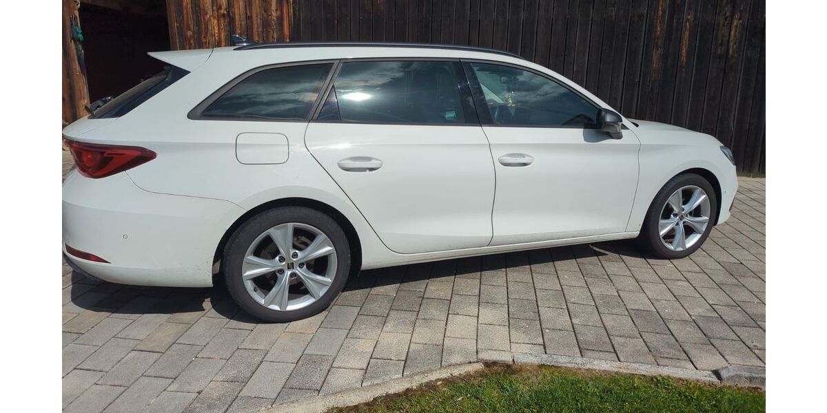 Seat Leon 105.000 km 14.600 &euro; Salzweg 94121