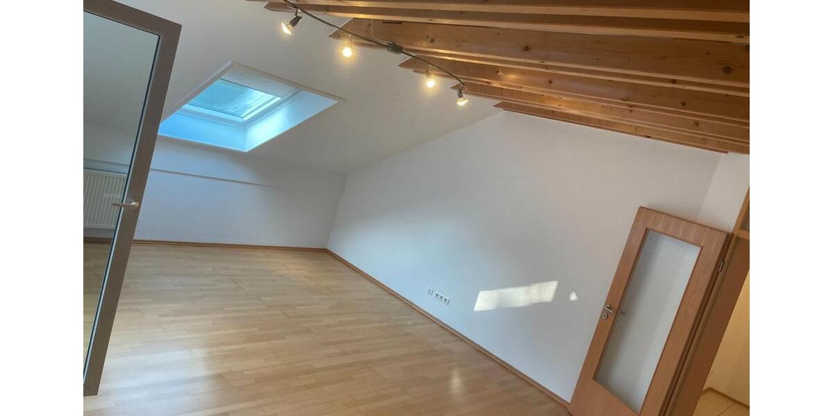 Dachgeschoßwohnung Passau Auerbach - 4 Zimmer, 85 m&sup2;, 700&euro; | Angebot:27622510