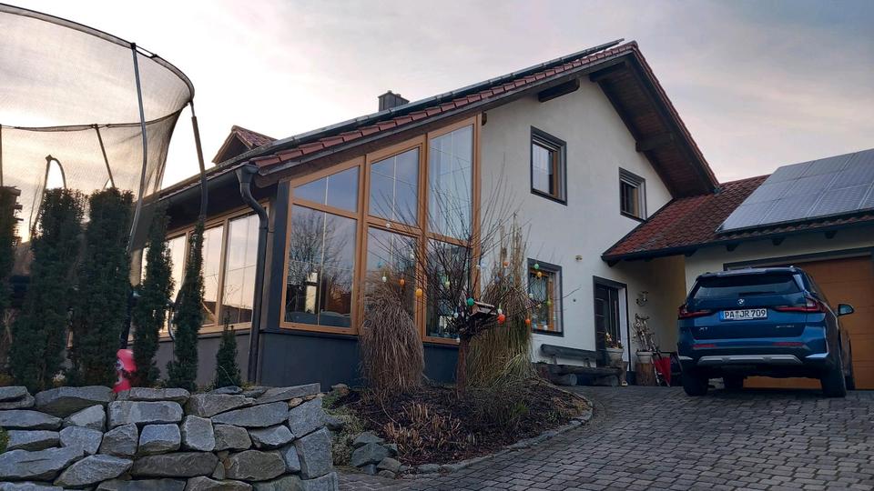 Einfamilienhaus Ortenburg - 10 Zimmer, 196 m&sup2;, 1.500&euro; | Angebot:25654867