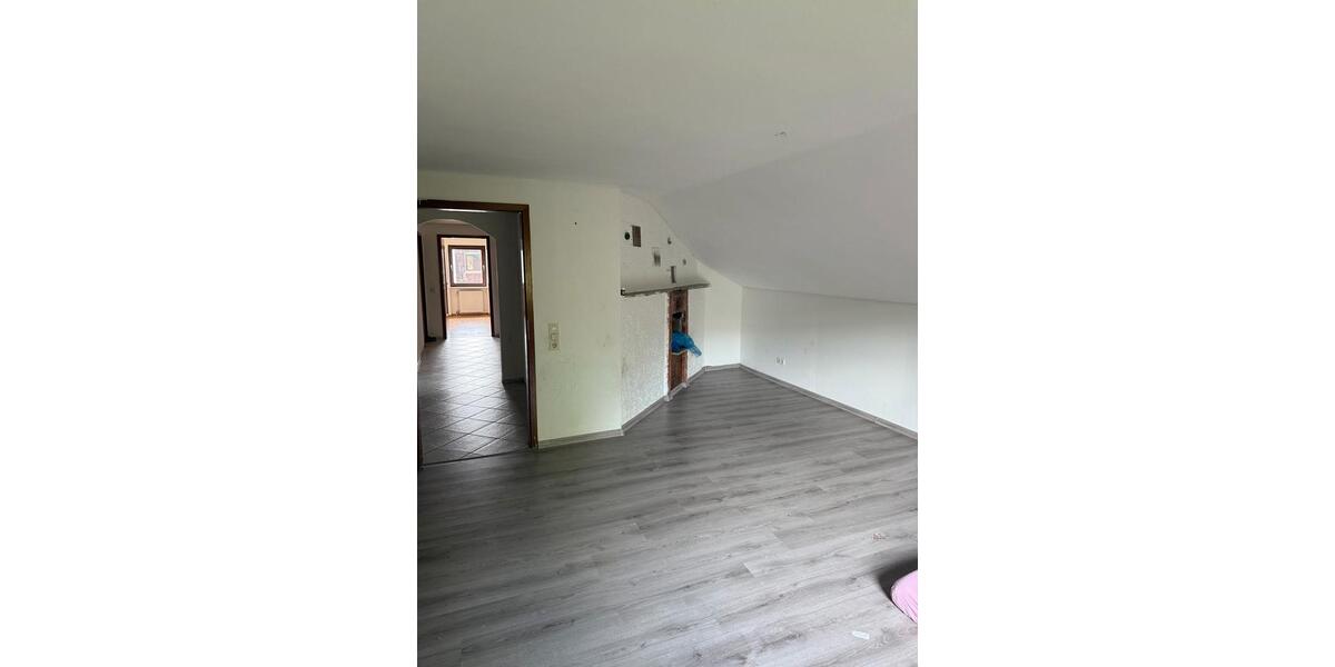 Dachgeschoßwohnung Saldenburg - 3 Zimmer, 90 m&sup2;, 700&euro; | Angebot:24978598