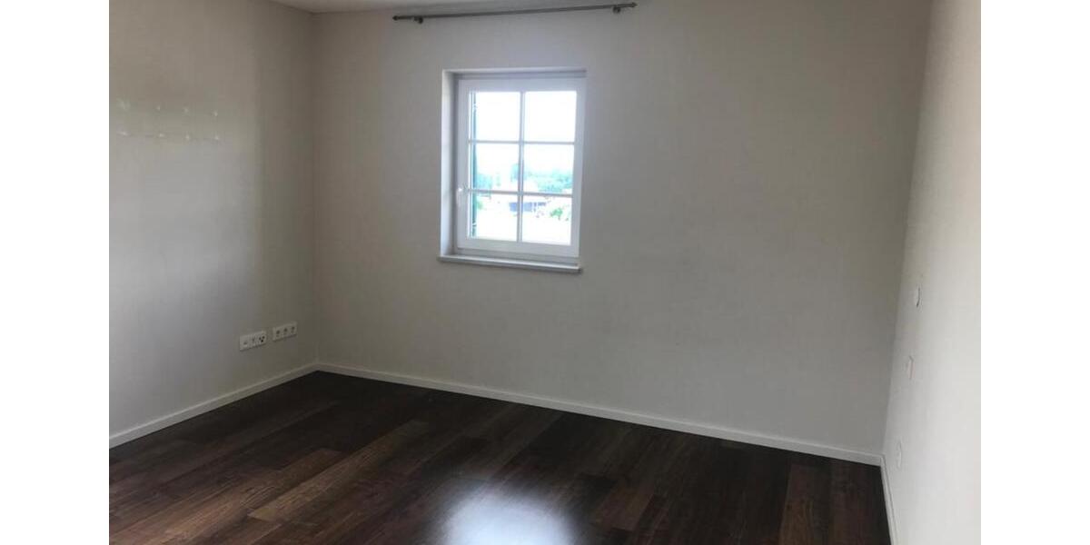 Etagenwohnung Ortenburg - 3 Zimmer, 104 m&sup2;, 850&euro; | Angebot:25941753