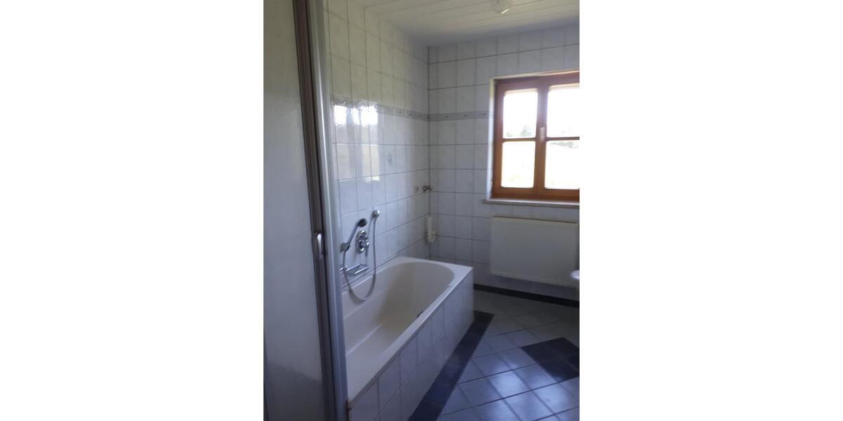 Erdgeschoßwohnung Windorf - 3 Zimmer, 115 m&sup2;, 890&euro; | Angebot:24838607