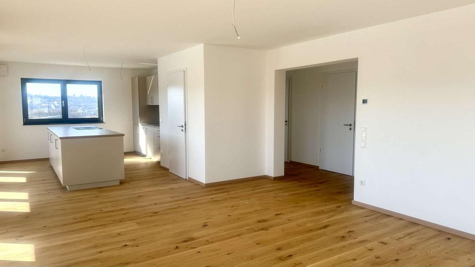 Etagenwohnung Passau Maierhof - 4 Zimmer, 124 m&sup2;, 1.635&euro; | Angebot:26003979