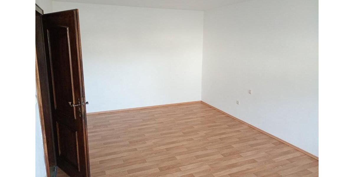 Erdgeschoßwohnung Salzweg - 5 Zimmer, 135 m&sup2;, 900&euro; | Angebot:27609833