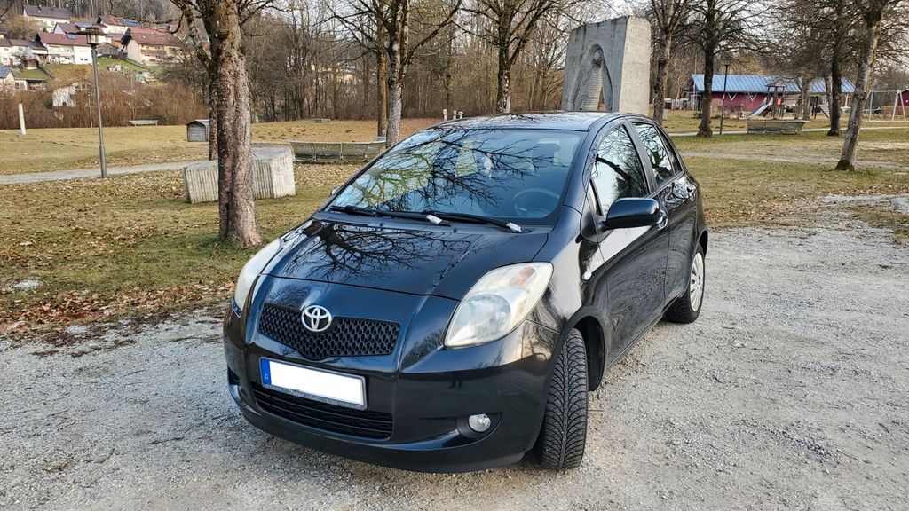 Toyota Yaris 144.000 km 2.990 &euro; Hauzenberg 94051