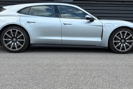 Porsche Taycan 59.700 km 61.800 &euro; Passau 94032