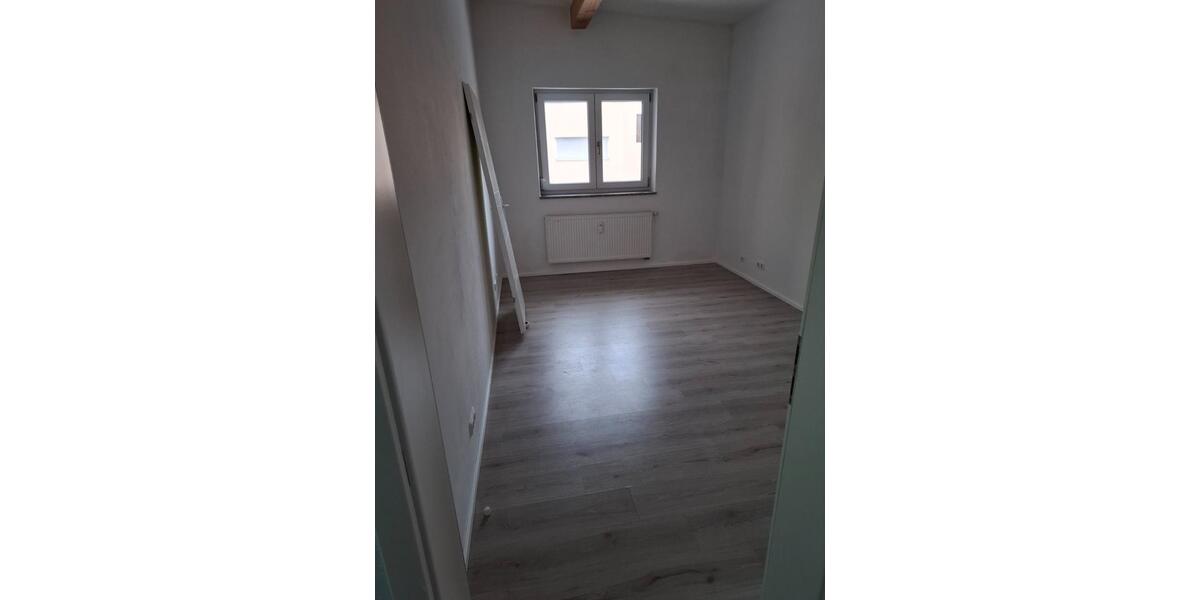 Erdgeschoßwohnung Vilshofen an der Donau - 4 Zimmer, 110 m&sup2;, 1.000&euro; | Angebot:25376383
