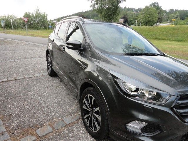 Ford Kuga 31.520 km 18.600 &euro; Thurmansbang 94169