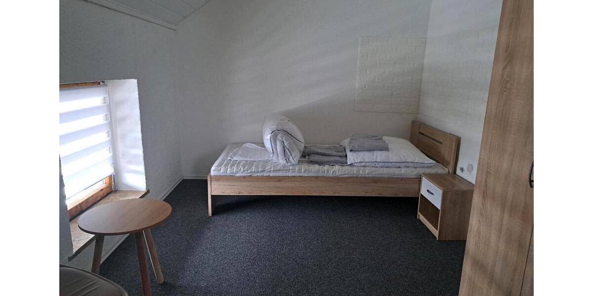 Etagenwohnung Außernzell - 7 Zimmer, 140 m&sup2;, 140&euro; | Angebot:25082310