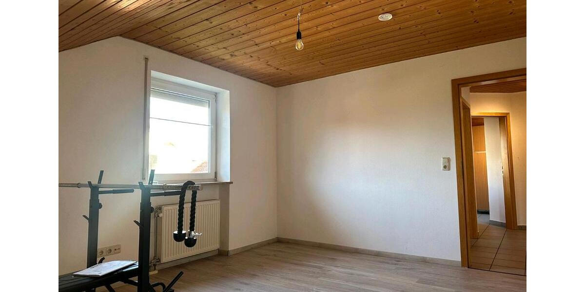 Dachgeschoßwohnung Künzing - 3 Zimmer, 73 m&sup2;, 570&euro; | Angebot:25907806