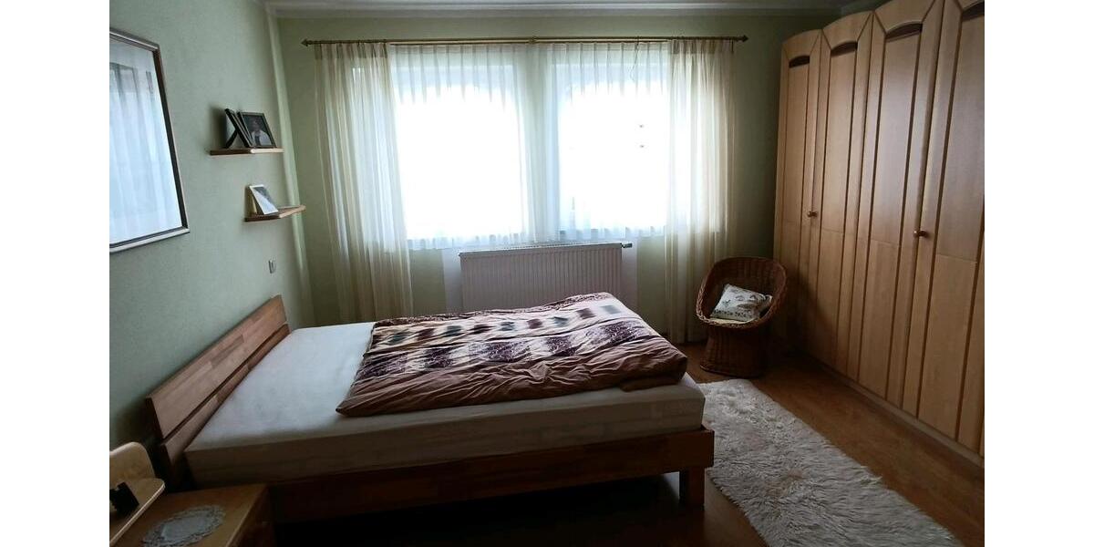 Einfamilienhaus Neukirchen vorm Wald - 3 Zimmer, 100 m&sup2;, 980&euro; | Angebot:27617097