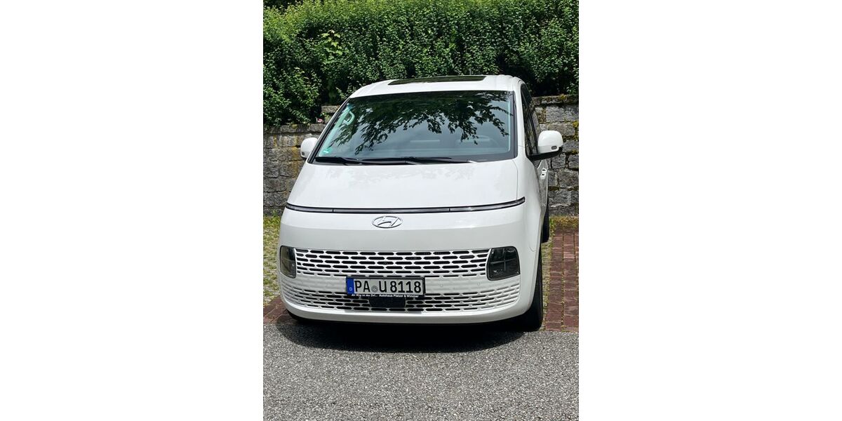 Hyundai STARIA 25.920 km 39.690 &euro; Passau 94032
