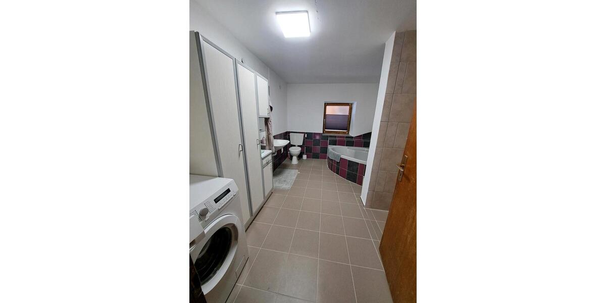 Etagenwohnung Außernzell - 7 Zimmer, 140 m&sup2;, 140&euro; | Angebot:25082310