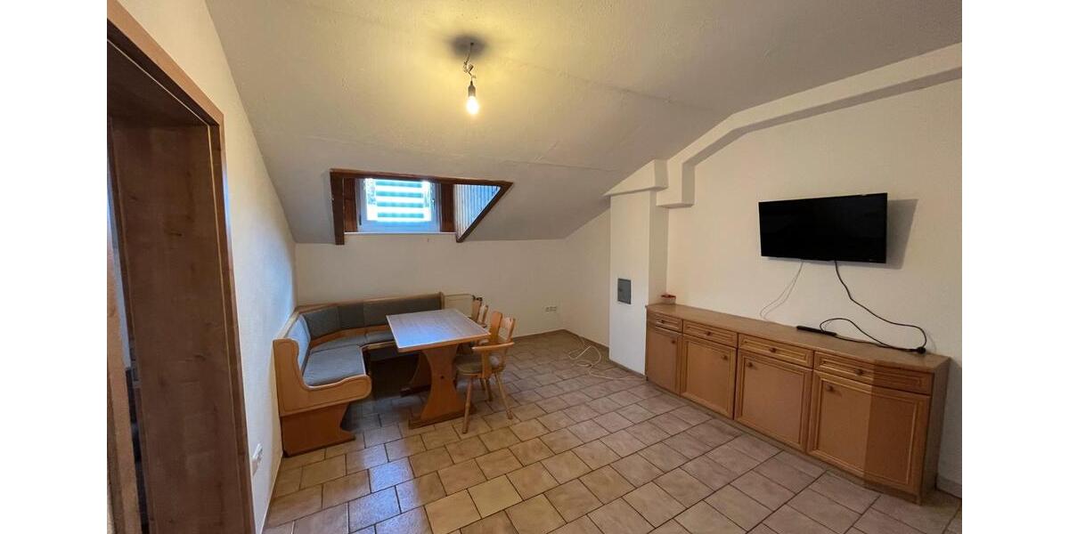 Dachgeschoßwohnung Wegscheid - 3 Zimmer, 65 m&sup2;, 480&euro; | Angebot:26022253