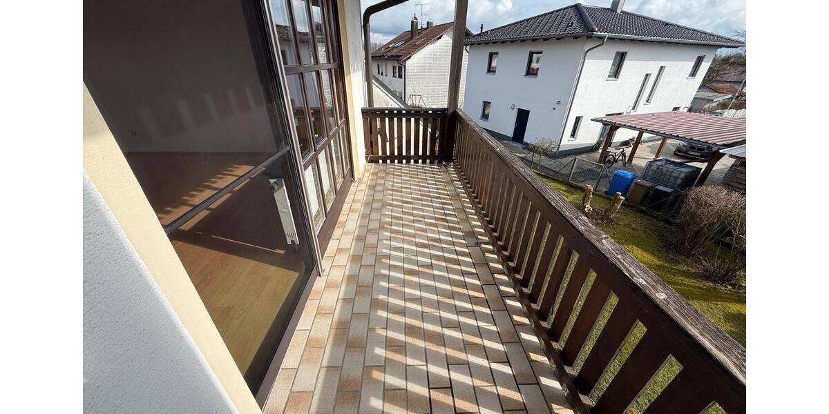 Etagenwohnung Schöllnach - 3 Zimmer, 72 m&sup2;, 650&euro; | Angebot:25546040