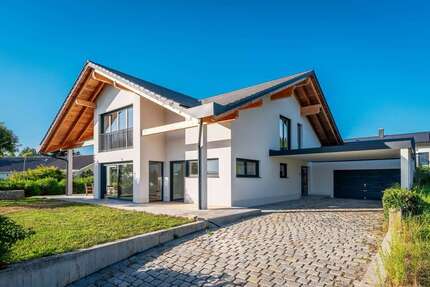 Haus Rotthalmünster - 7 Zimmer, 290 m&sup2;, 1.300.000&euro; | Angebot:25845750