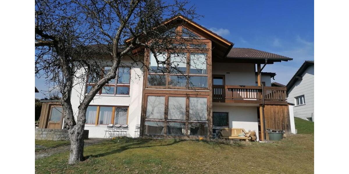 Einfamilienhaus Tiefenbach - 7 Zimmer, 270 m&sup2;, 1.450&euro; | Angebot:25442072