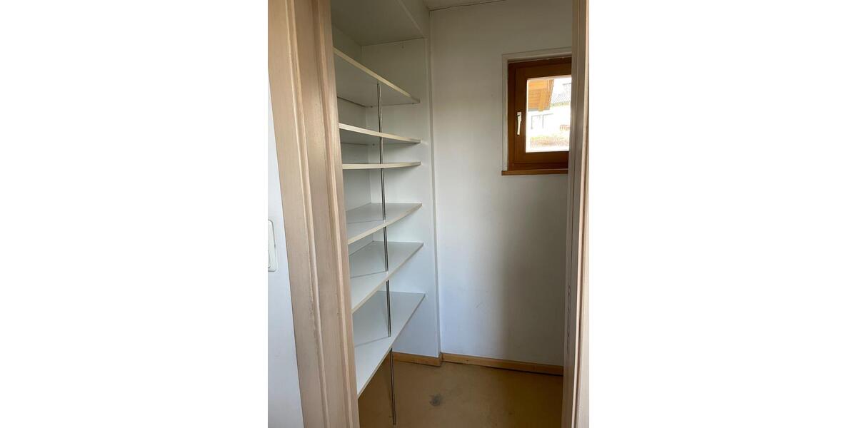 Einfamilienhaus Tiefenbach - 7 Zimmer, 270 m&sup2;, 1.450&euro; | Angebot:25442072