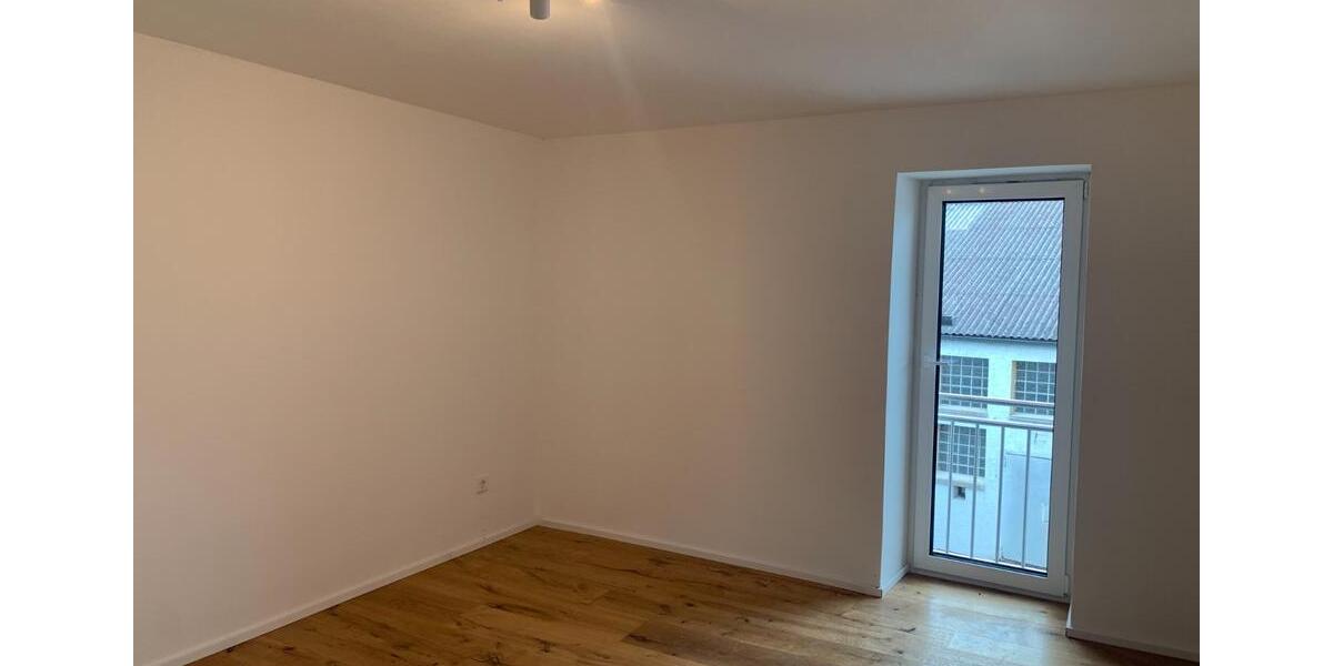 Etagenwohnung Aldersbach - 2 Zimmer, 83 m&sup2;, 650&euro; | Angebot:25905409