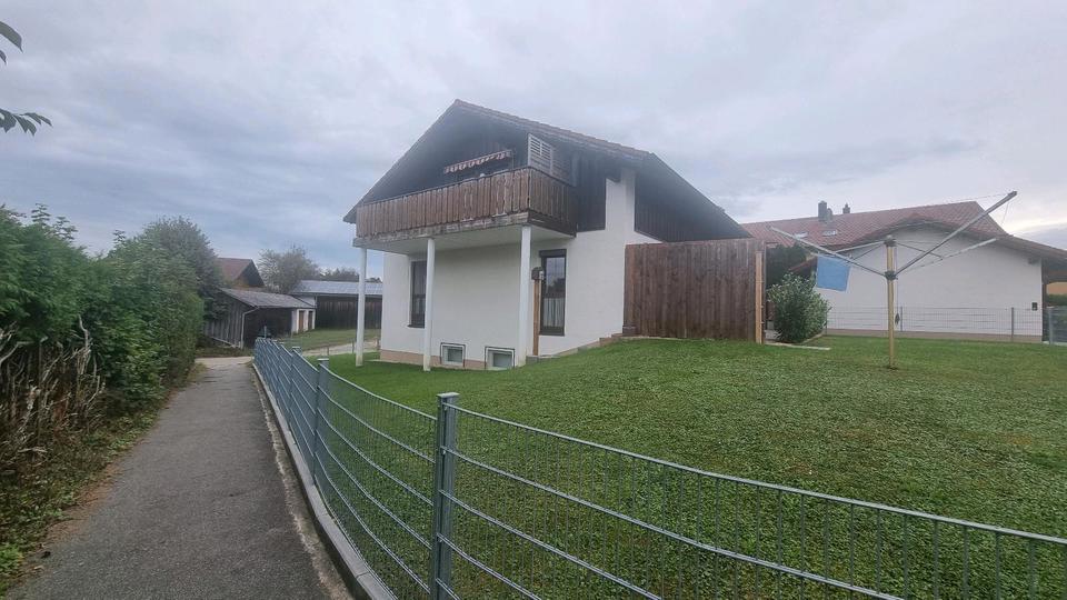 Dachgeschoßwohnung Egglham - 3 Zimmer, 100 m&sup2;, 750&euro; | Angebot:20334806