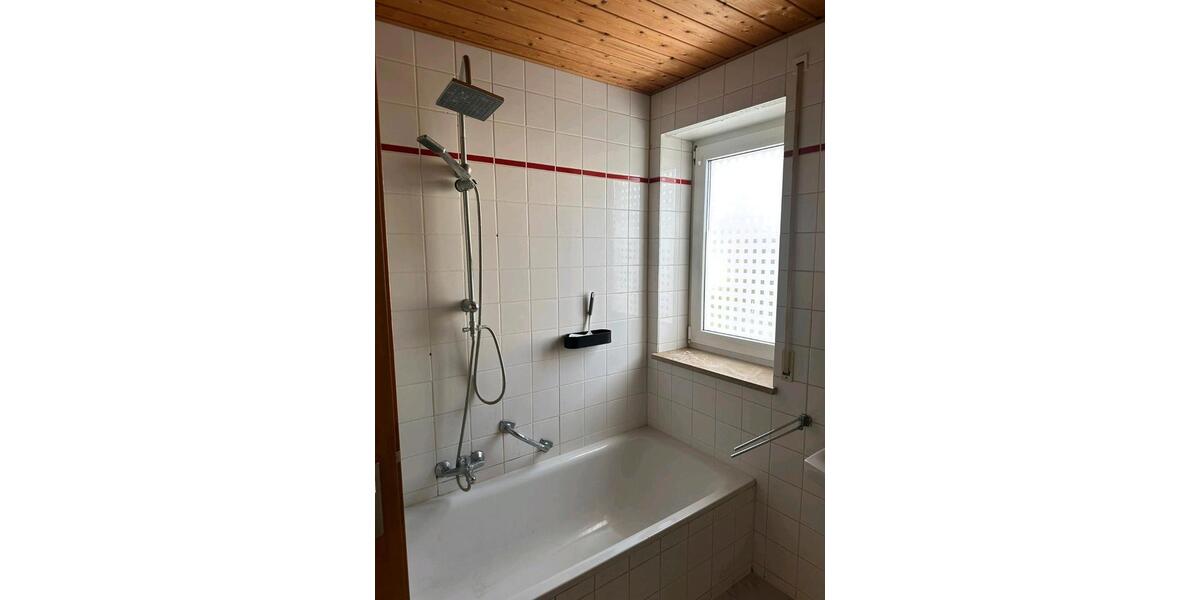 Dachgeschoßwohnung Künzing - 3 Zimmer, 73 m&sup2;, 570&euro; | Angebot:25907806